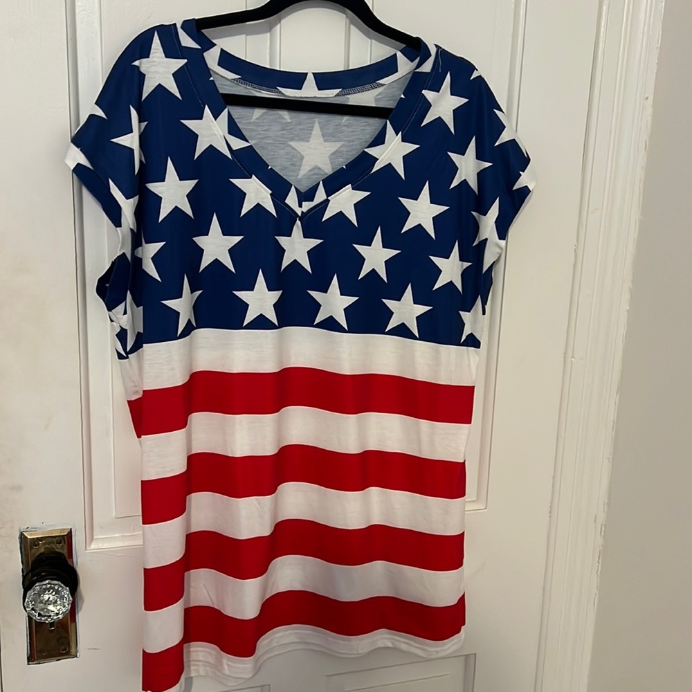 Amazon Vneck T-SHIRT Womens XL, stars stripes, flag, red white blue